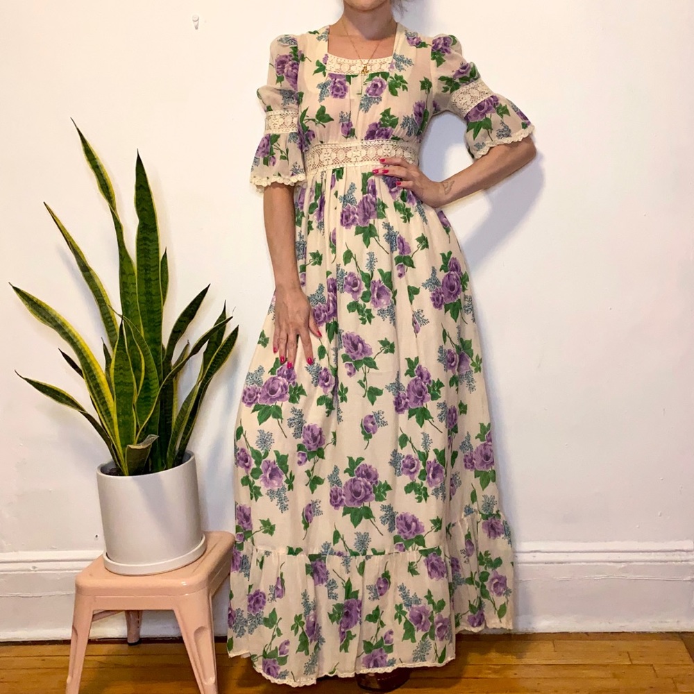 Vintage 70’s floral maxi dress, v special, XS